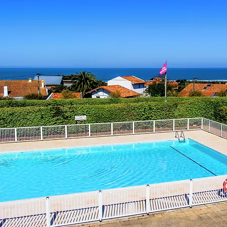 Azureva Club 2* Anglet